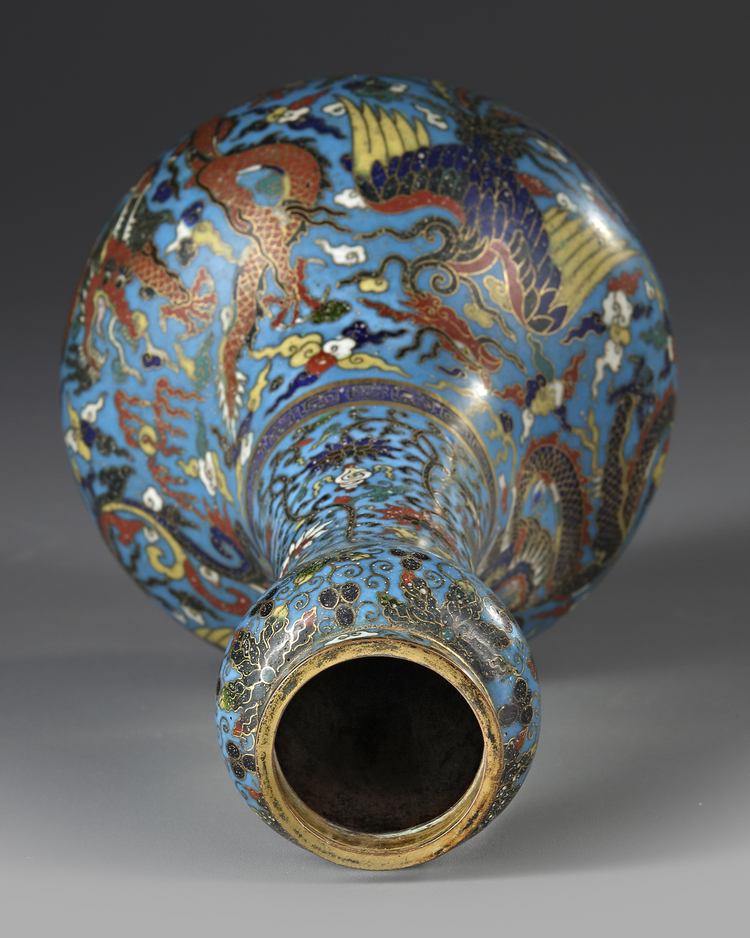 A Chinese Cloisonn Enamel Garlic Head Vase Jingtai Incised Six