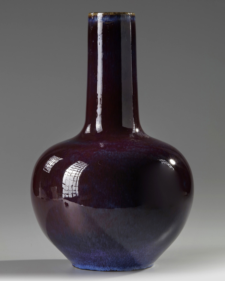 A CHNESE FLAMBÉ-GLAZED BOTTLE VASE, CHINA, 19TH-20TH CENTURY