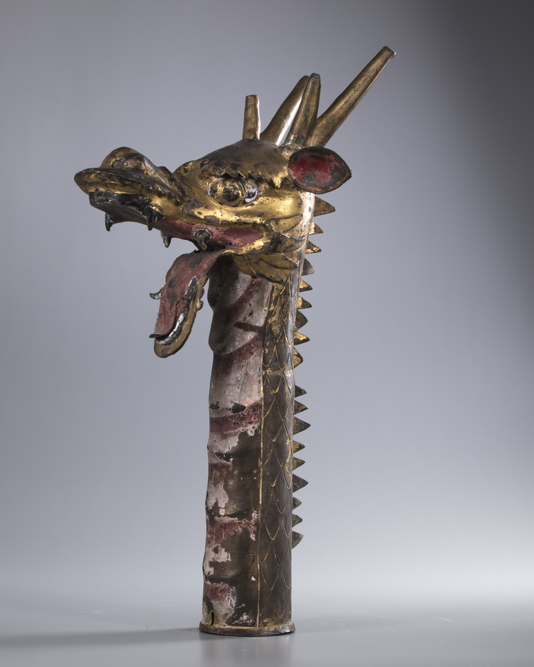 A Bronze dragon head