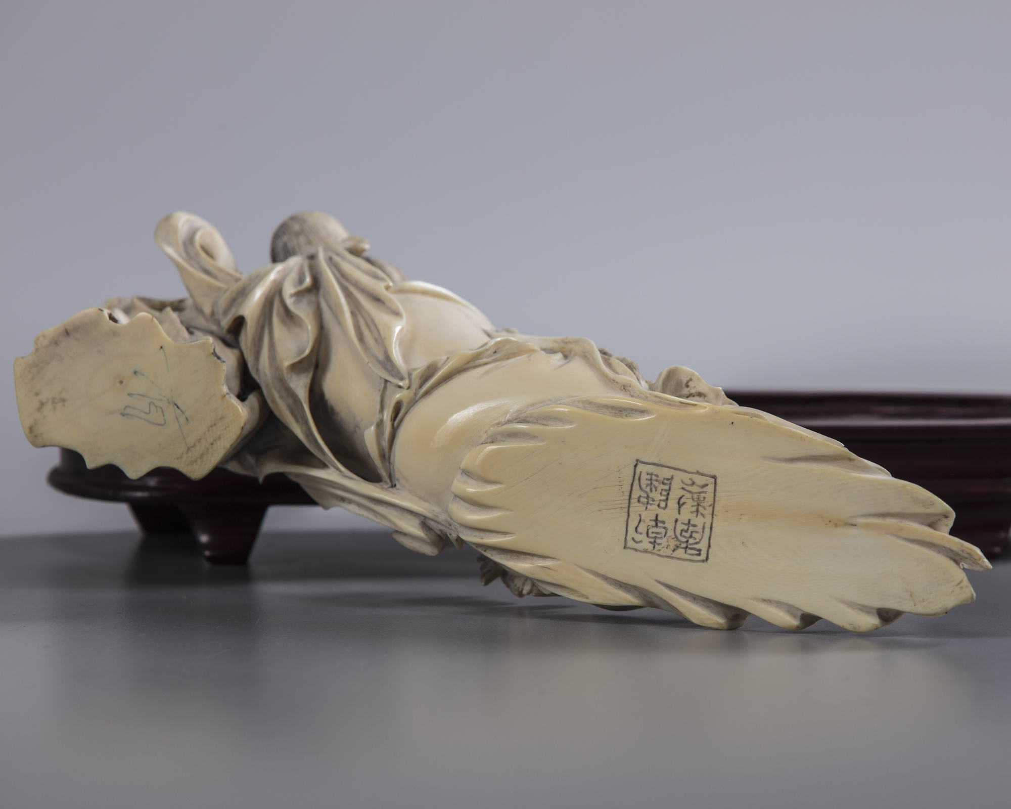 A Chinese ivory carving of Guanyin