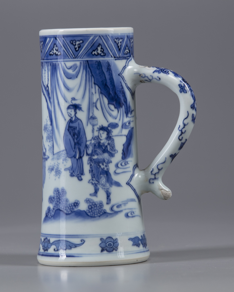 A Chinese blue and white tankard