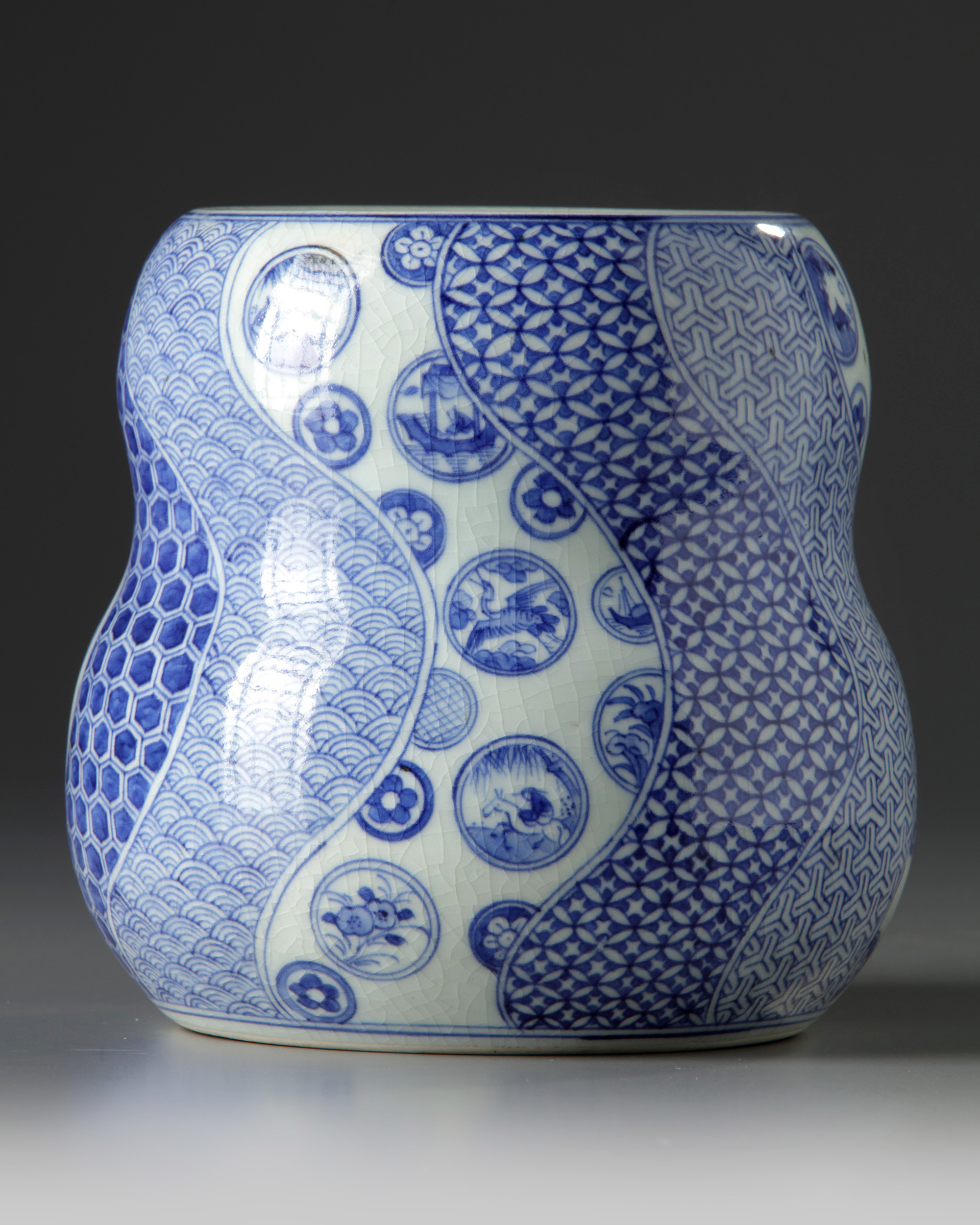 A Chinese Shonzui-style double-gourd vase