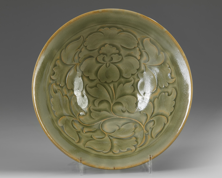 A CHINESE YAOZHOU-STYLE CELADON GLAZED CONICAL BOWL, QING DYNASTY (1644–1911)