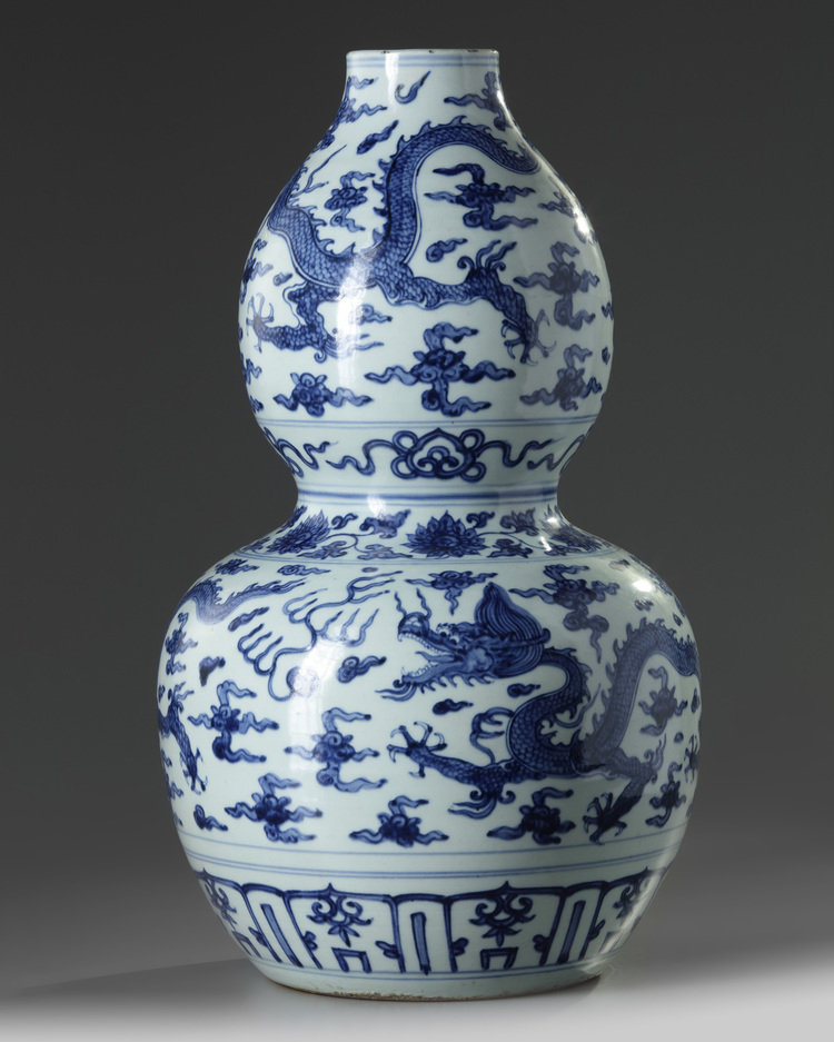 A Chinese blue and white double-gourd 'dragon' vase