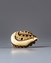 A JAPANESE BONE NETSUKE, MEIJI PERIOD (1868-1912)