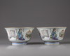 A pair of Chinese famille rose 'Wu Shuang Pu' bowls