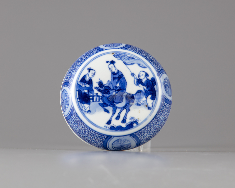 A Chinese blue and white box