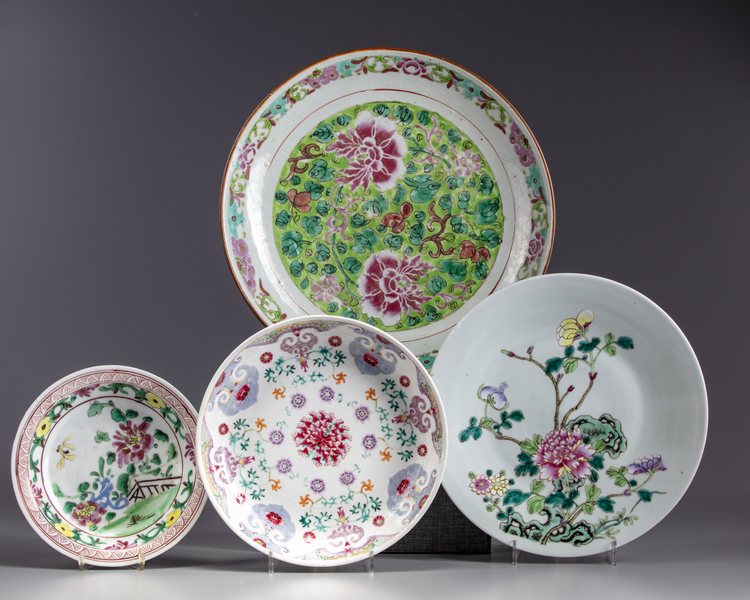 FOUR CHINESEFAMILLE ROSE DISHES, 19TH CENTURY