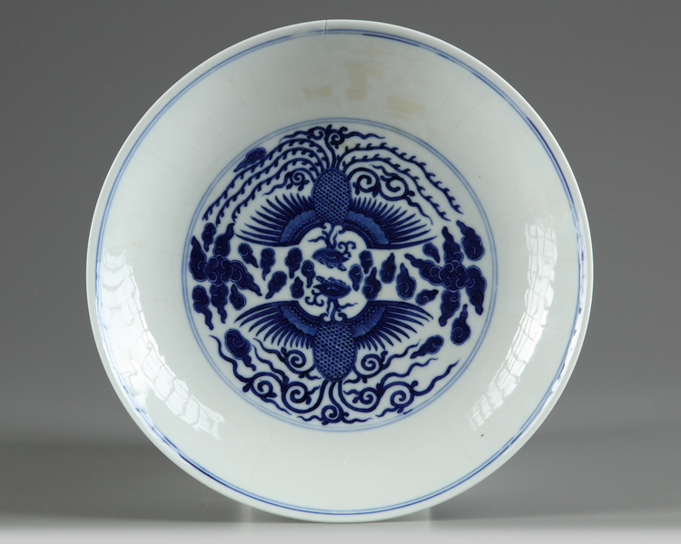 A Chinese blue and white 'twin phoenix' dish