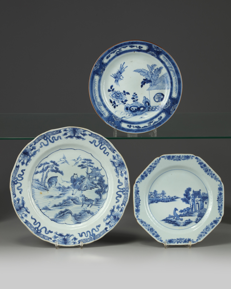 THREE CHINESE BLUE AND WHITE DISHES, 18TH CENTURY