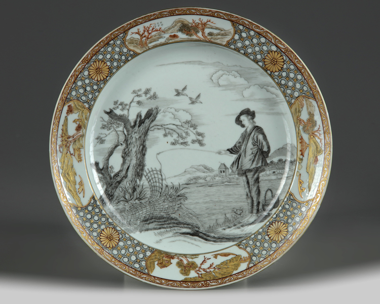 A CHINESE EN GRISAILLE AND GILT-DECORATED 'FISHERMAN' DISH, QING DYNASTY (1644-1911)