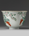 A LARGE JAPANESE 'FLORAL' BOWL, 19TH CENTURY