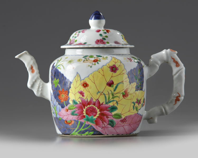 A Chinese famille rose 'Tobacco leaf'-style teapot