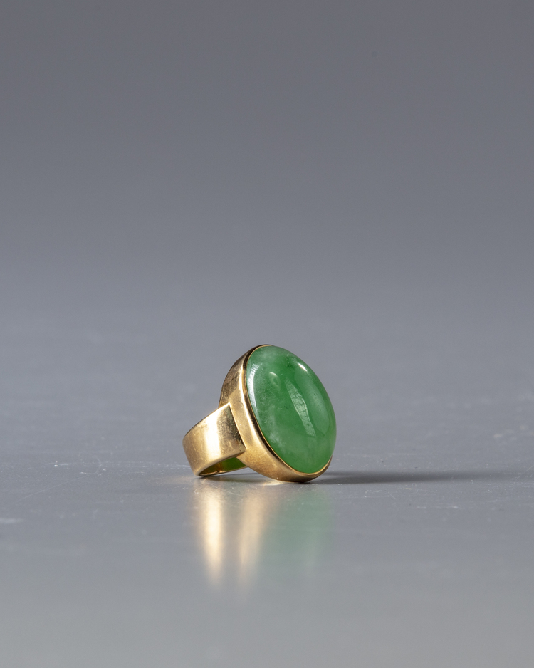 A Chinese jadeite ring