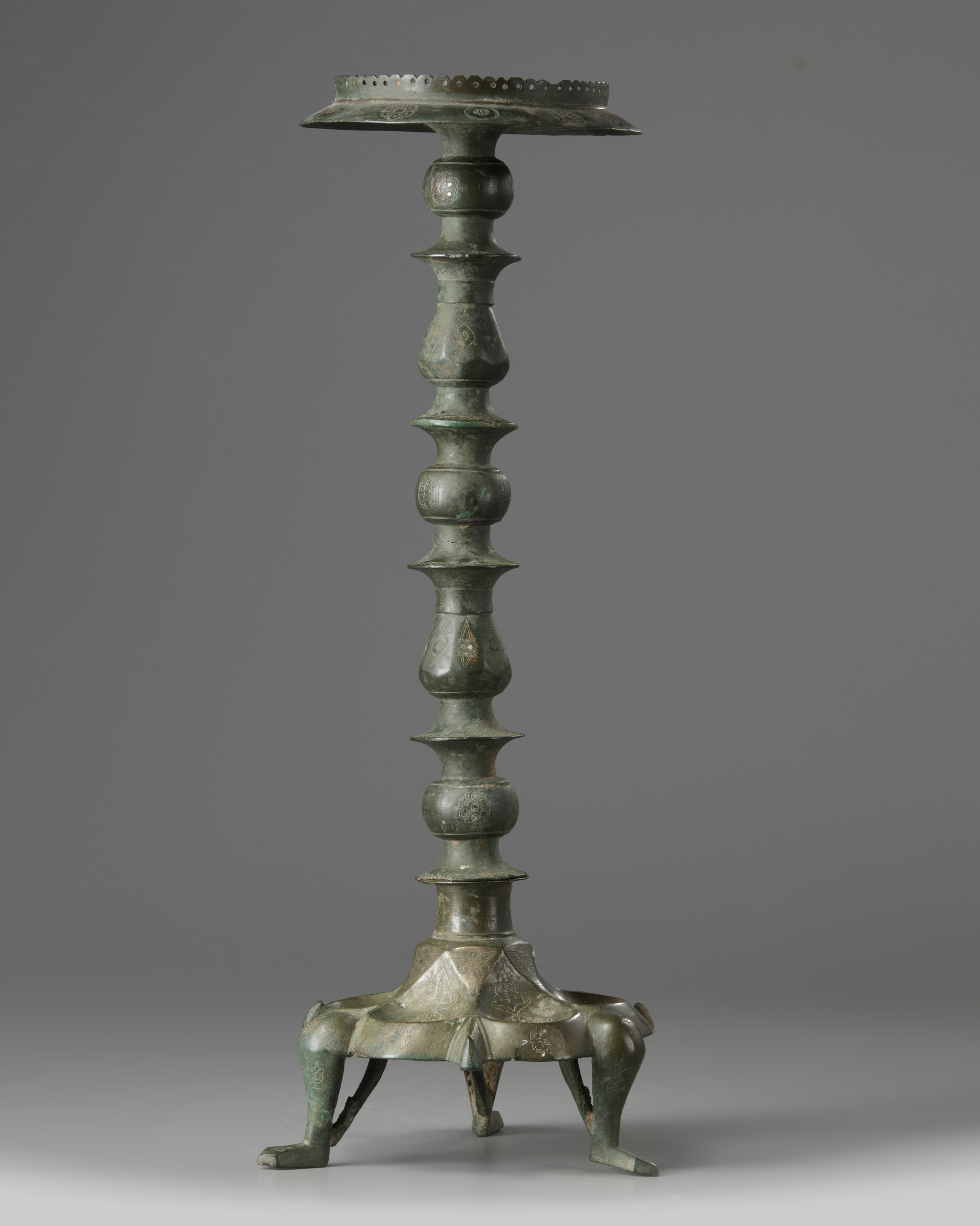 Oil 2024 lamp stand