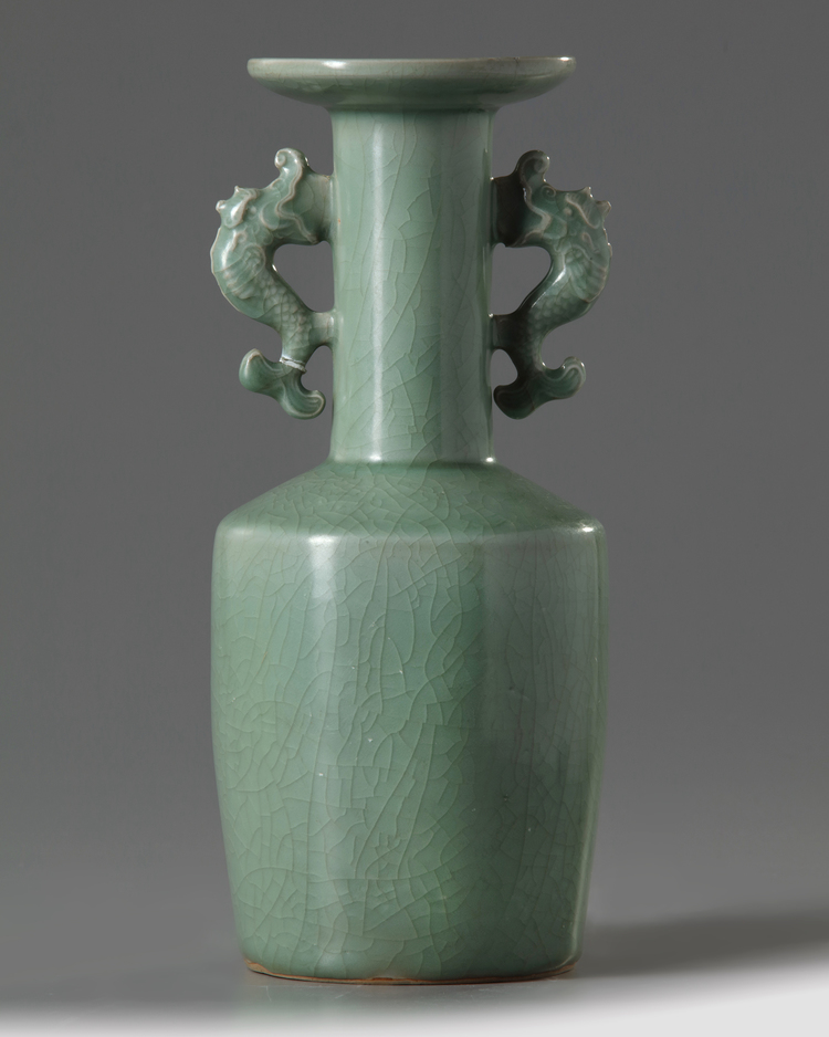 A Chinese Longquan celadon 'Kinuta' vase