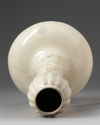 A Chinese cream crackle-glazed garlic mouth vase