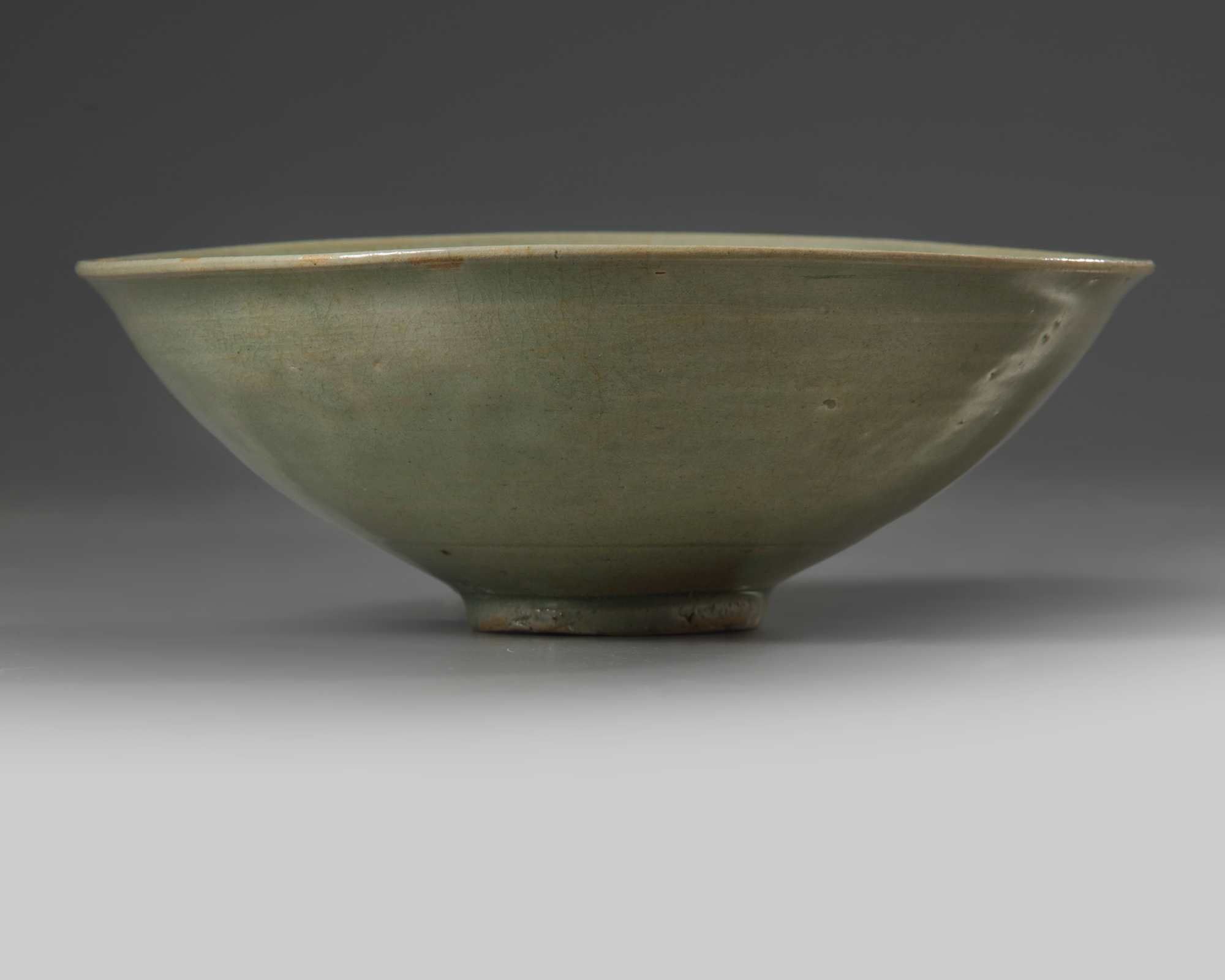 A KOREAN CELADON-GLAZED LOTUS BOWL, GORYEO DYNASTY, 918-1392