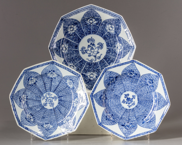 Three Chinese blue and white octagonal dishes