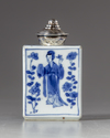 A Chinese blue and white tea caddy