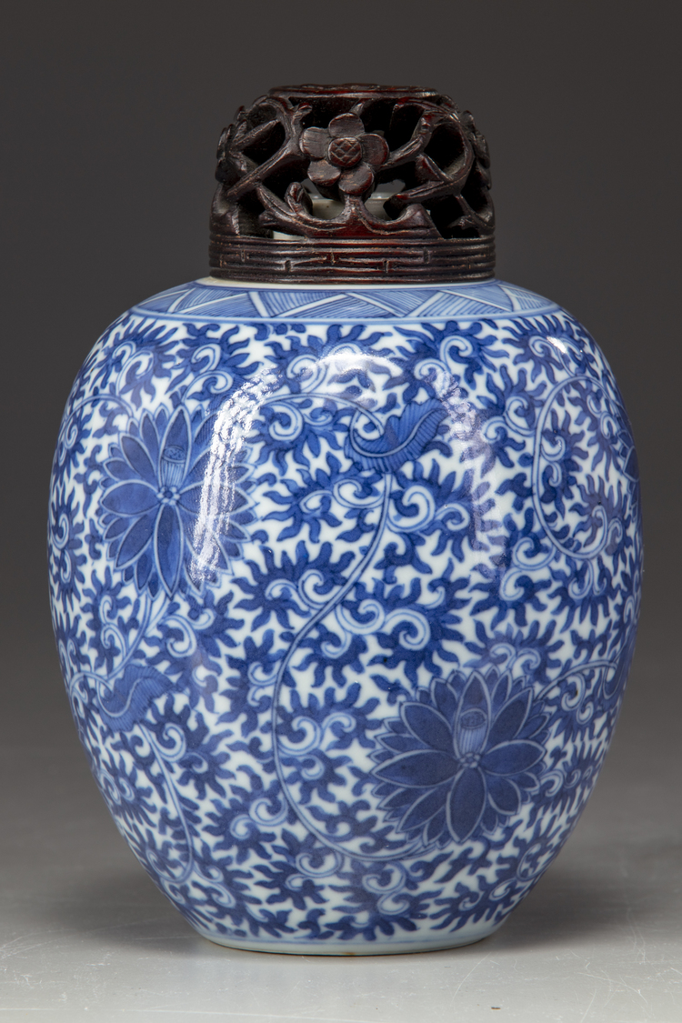 A Chinese blue and white lotus jar