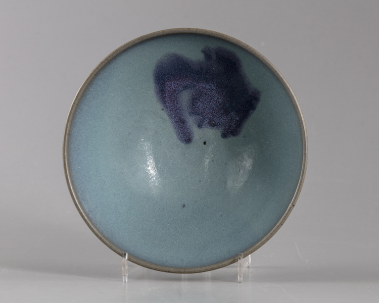 A JUNYAO PURPLE SPLASHED BOWL, QING DYNASTY (1644-1911)