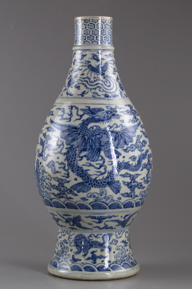 A CHINESE BLUE AND WHITE 'MYTHICAL'BEASTS' VASE, CHINA, MING DYNASTY  (1368-1644) OR LATER