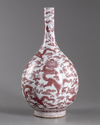 A CHINESE RED 'DRAGON' VASE, QING DYNASTY (1644-1911)