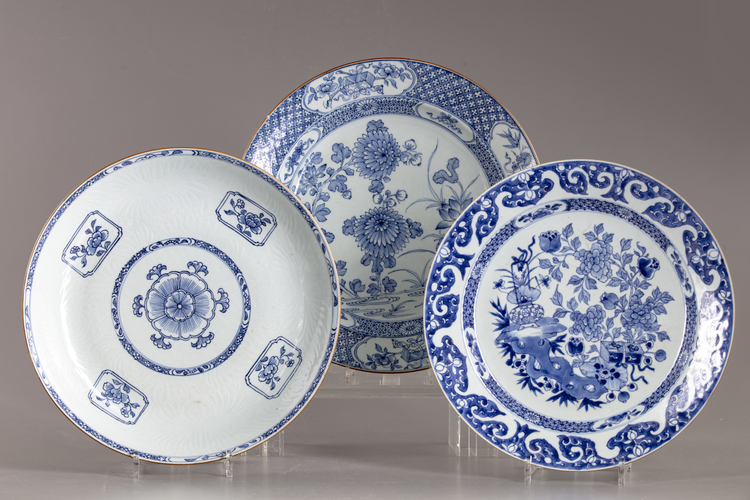 Three Chinese blue and white chargers