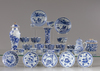 A lot of Chinese blue and white porcelain objects