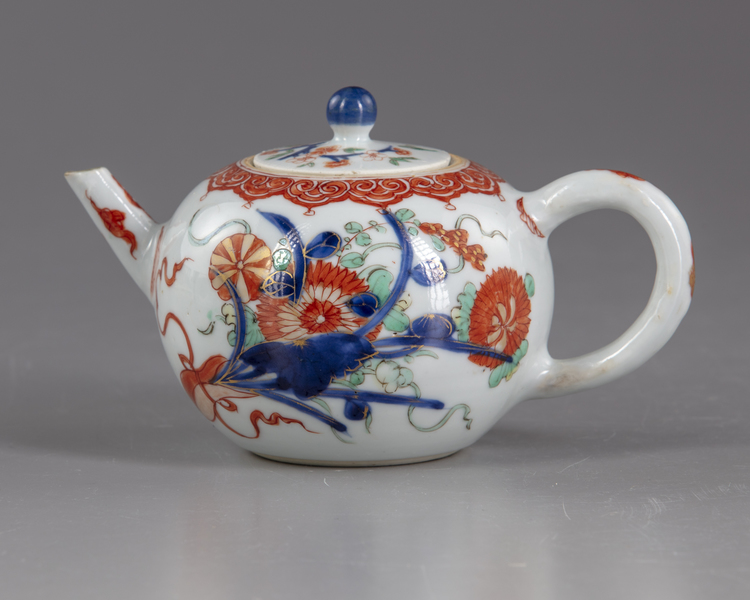 A Chinese famille verte globular shaped teapot