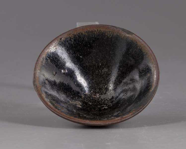 A Chinese hare's fur tea bowl