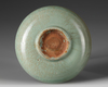 A SMALL CHINESE CELADON CRACKLE-GLAZED DISH