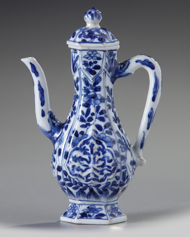 A small Chinese blue and white hexagonal ewer and cover