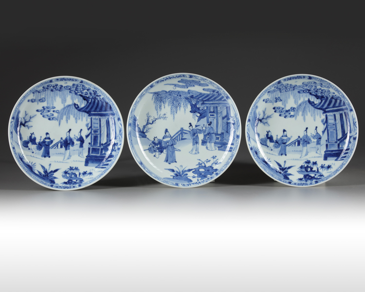 A set of three Chinese blue and white 'Romance of the Western Chamber' dishes