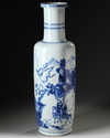 A LARGE CHINESE BLUE AND WHITE ROULEAU VASE, 19TH-20TH CENTURY
