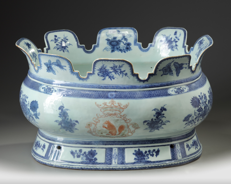 A CHINESE BLUE AND WHITE ARMORIAL MONTEITH