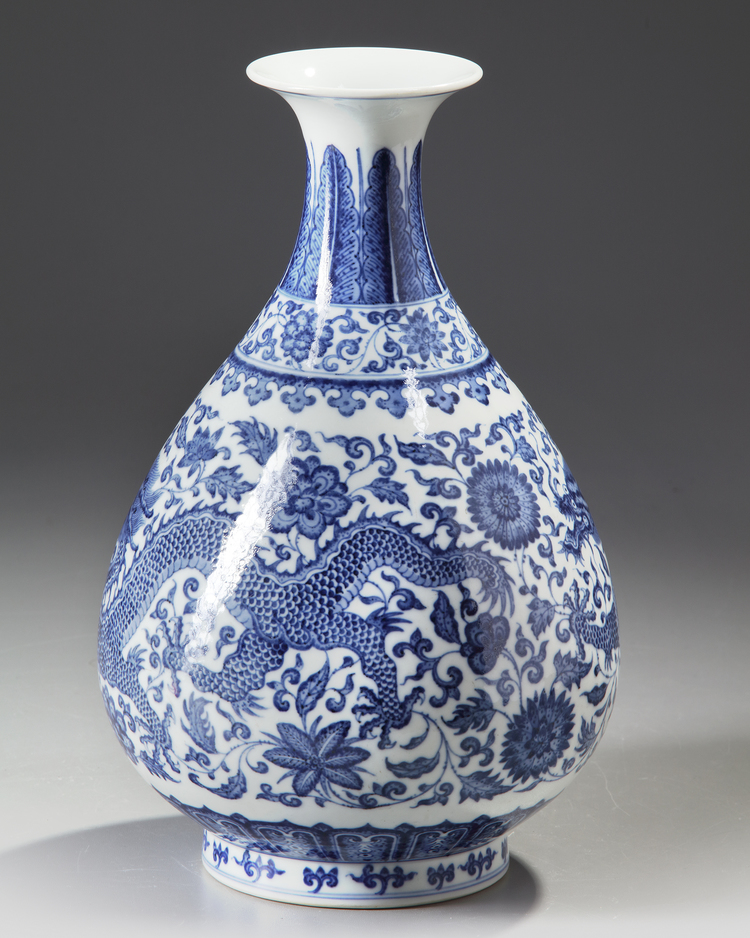 A Chinese Blue And White 'dragon Vase', Yuhuchunping