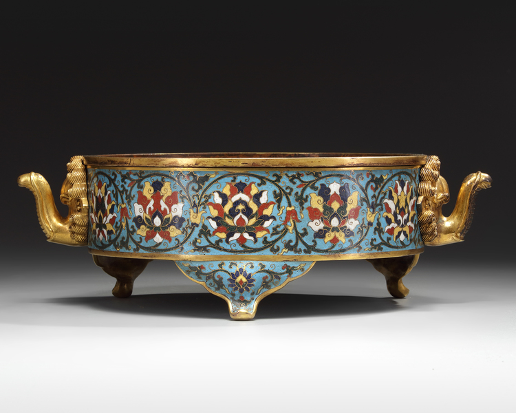 A CHINESE CLOISONNE ENAMEL TRIPOD CENSER, QING DYNASTY (1644-1911)