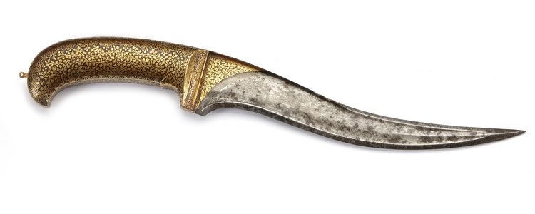A MUGHAL DAGGER WITH GILT DECORATED HILT, INDIA, 18TH-19TH CENTURY