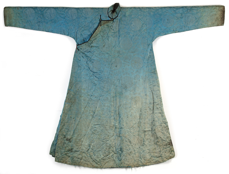 A CHINESE BLUE SILK ROBE, 19TH CENTURY