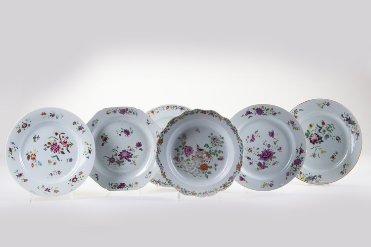SIX CHINESE FAMILLE ROSE DISHES