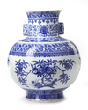 A CHINESE BLUE AND WHITE HU VASE, QING DYNASTY (1644-1911)