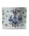 A CHINESE DOUCAI PORCELAIN BRUSH POT, 19TH-20TH CENTURY