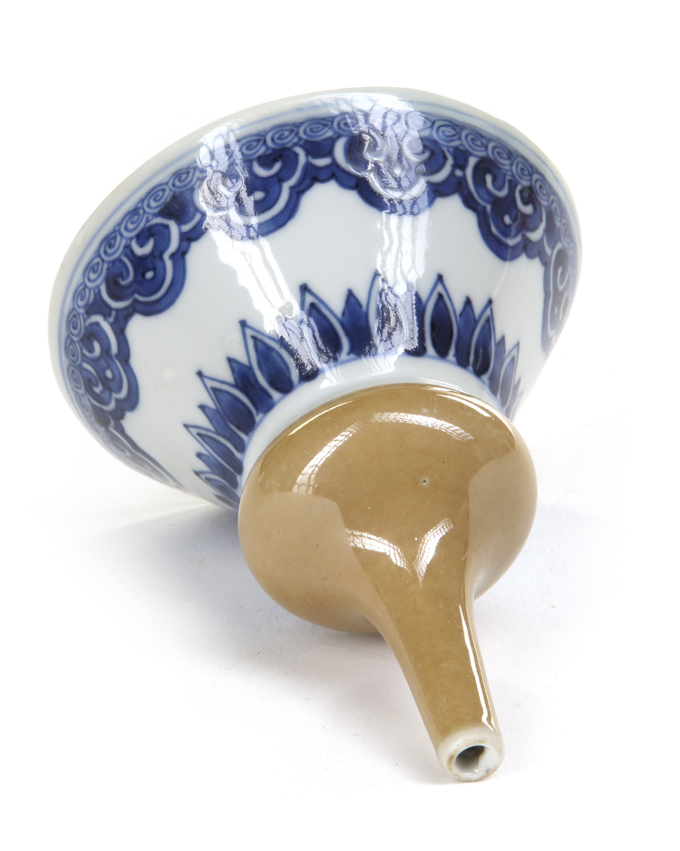 A CHINESE CAFÉ-AU-LAIT GLAZED BLUE AND WHITE FUNNEL