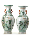 A PAIR OF CHINESE FAMILLE VERTE VASES, CHINA,19TH-20TH CENTURY