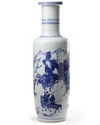 A CHINESE BLUE AND WHITE 'THREE KINGDOMS' ROULEAU VASE, CHINA, 20TH CENTURY