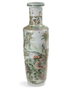 A CHINESE FAMILLE VERTE 'DRAGON BOAT' ROULEAU VASE, CHINA, QING DYNASTY (1644-1911)