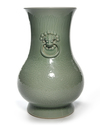 A CHINESE CELADON VASE, CHINA, 19TH-20TH CENTURY