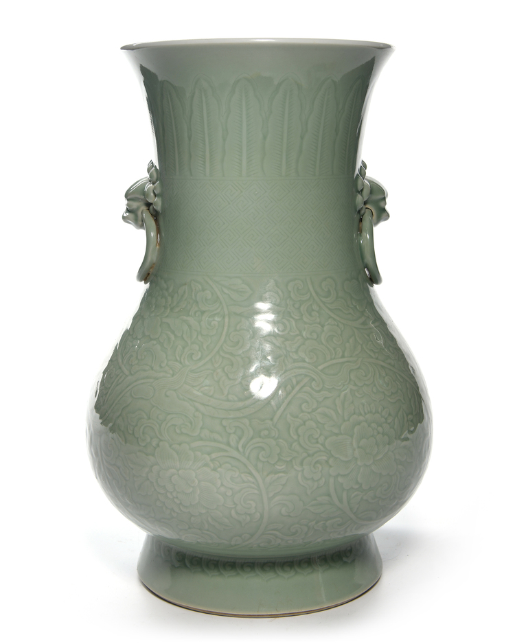 A CHINESE CELADON VASE, CHINA, 19TH-20TH CENTURY